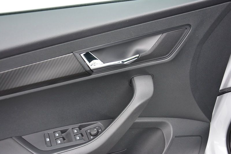 Škoda Karoq (2023) 1.5 TSI 110 KW SPORT LINE - fotka 8 z 25