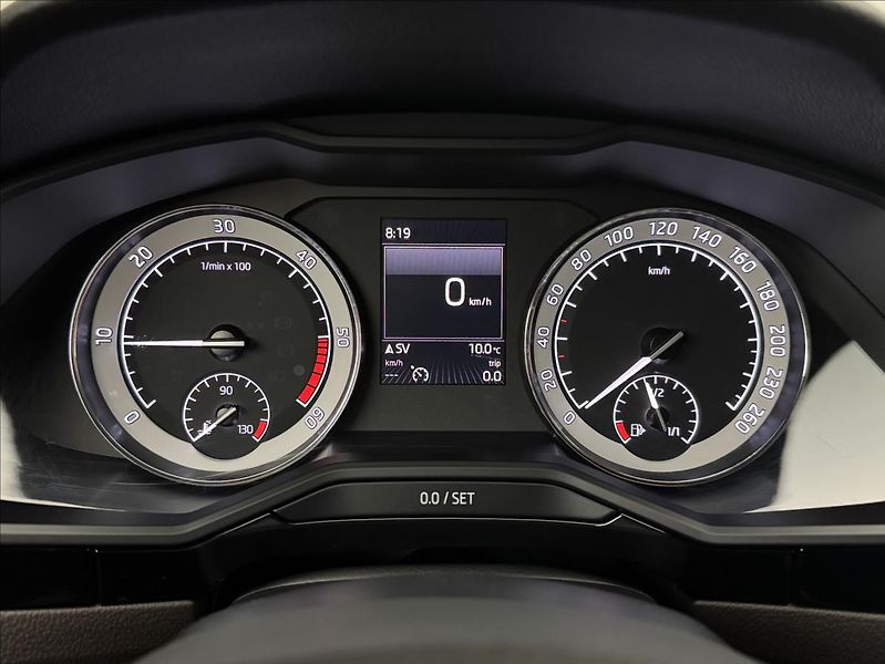 Škoda Superb 2,0 TDi 110kW L&K DPH ACC DCC - fotka 13 z 56