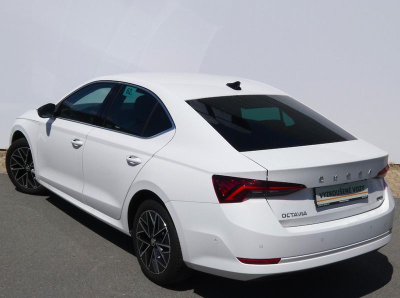 Škoda Octavia (2023) Style Plus 1,5 TSI DSG - fotka 14 z 30