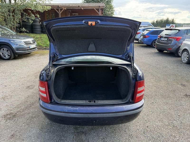 Škoda Fabia 1.4I 16v - fotka 9 z 19