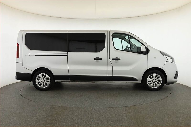 Renault Trafic (2017) 1.6 dCi, Bus, 8Míst, ČR, DPH - fotka 6 z 16