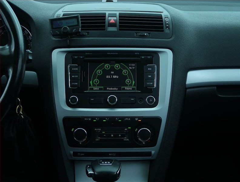 Škoda Octavia (2010) 1.2 TSI, Automat, Serv.kniha - fotka 12 z 17