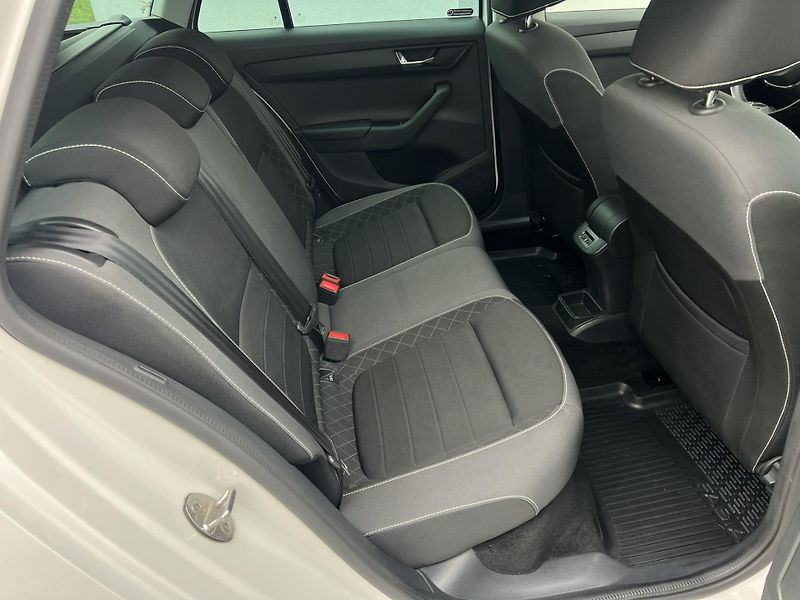 Škoda Fabia (2023) 1.0TSI 70kW  STYLE ČR NOVÉ - fotka 10 z 21