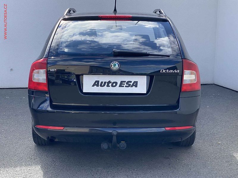 Škoda Octavia (2009) 1.6 i, AC - fotka 5 z 15