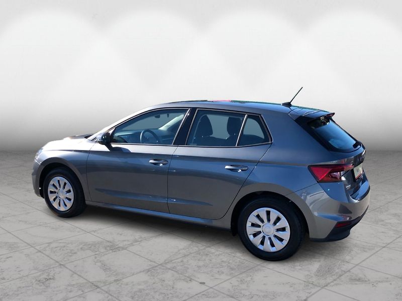 Škoda Fabia 1.0 MPi SELECTION - fotka 7 z 29