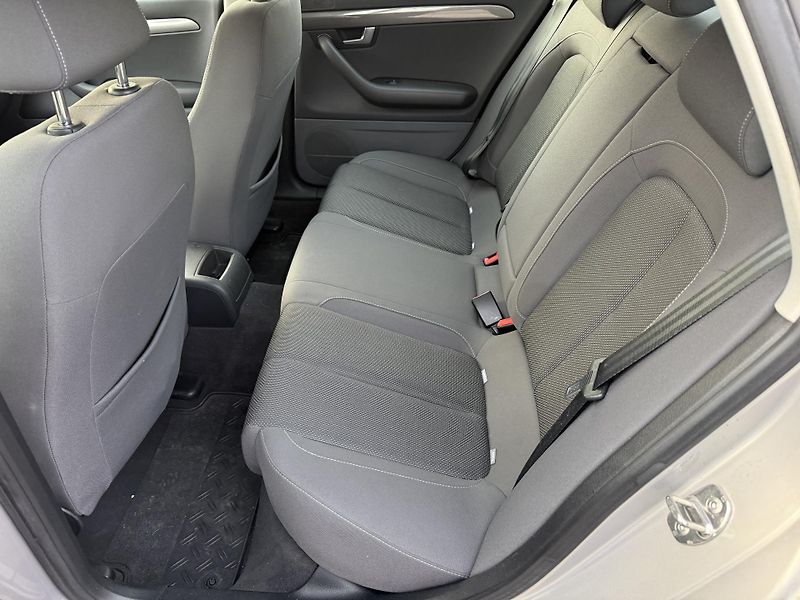 Seat Exeo 2,0TDI 105kW - fotka 14 z 21