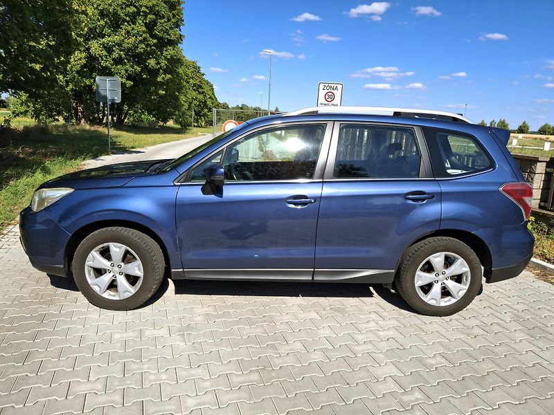 Subaru Forester 2.0 4x4 FACELIT  Rezervace  - fotka 7 z 46