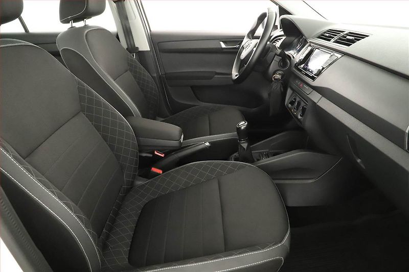 Škoda Fabia (2022) Ambition 1.0 TSI, ČR,1.maj - fotka 7 z 11