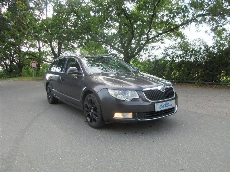 Škoda Superb 2,0 TDi Závada Přev. Panorama - fotka 5 z 30