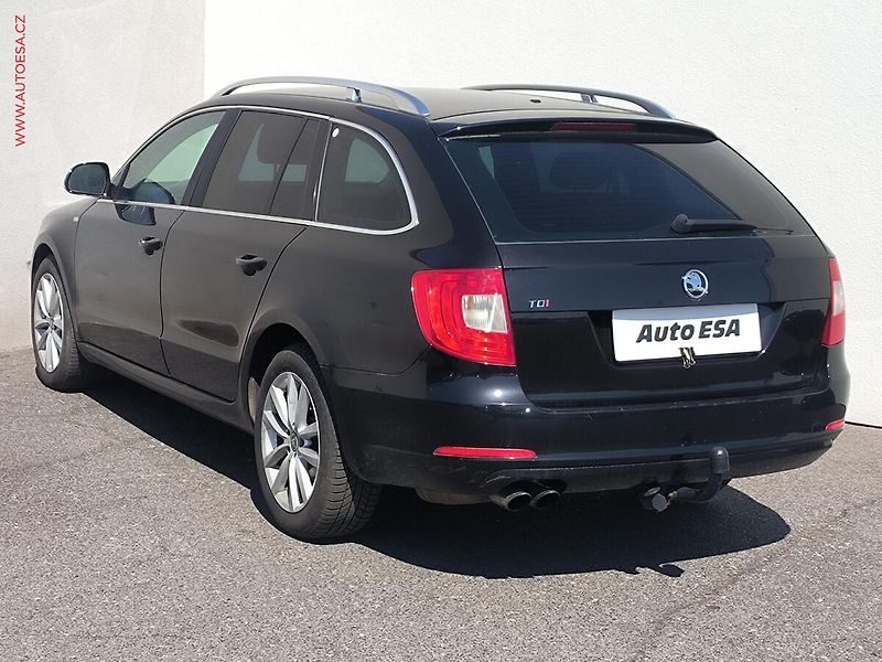 Škoda Superb (2011) 2.0TDi, DSG, bixen, TZ - fotka 6 z 21