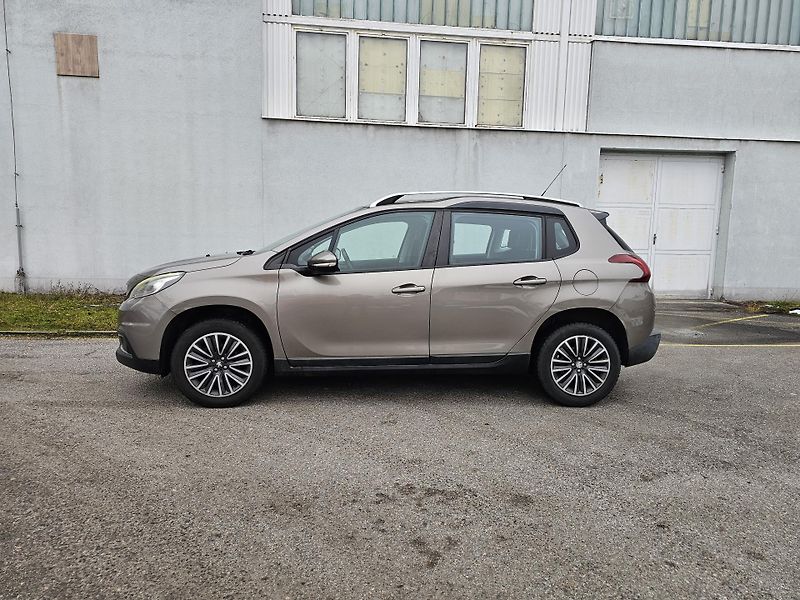 Peugeot 2008 (2017) 1.2 Pure Tech 81KW - fotka 2 z 22