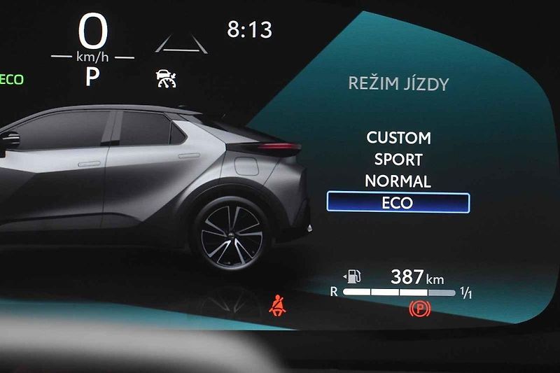 Toyota C-HR ve druhé generaci je opravdu pohledný vůz