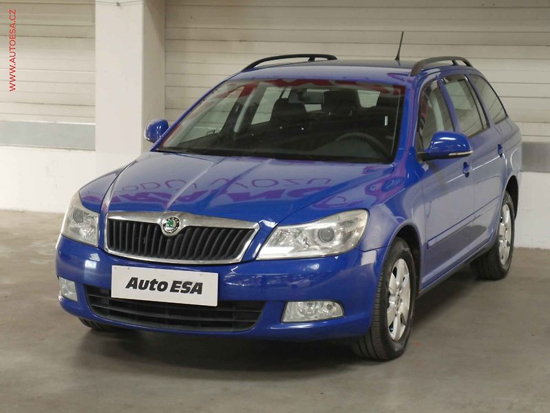Škoda Octavia (2009) 1.6 TDi, ČR, AC, TZ, navi - fotka 3 z 15