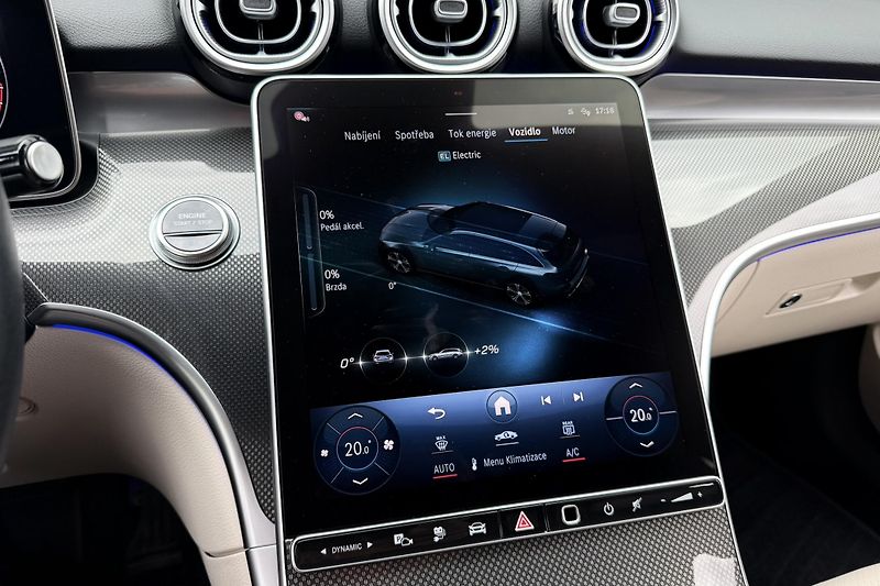 Mercedes-Benz Třídy C (2024) C 300 de 4Matic EQ - fotka 73 z 100