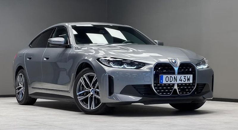 BMW i4 eDrive40 GC SoH 95% Bílý in. - fotka 17 z 23