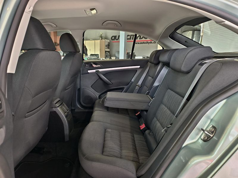 Škoda Octavia 1.4 TSi 90kW DSG PDC, TEMPOMAT - fotka 10 z 22