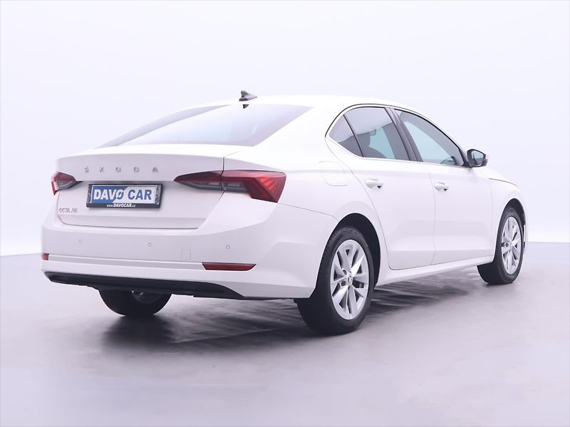 Škoda Octavia 2,0 TDI 85kW DSG Style CZ - fotka 7 z 39