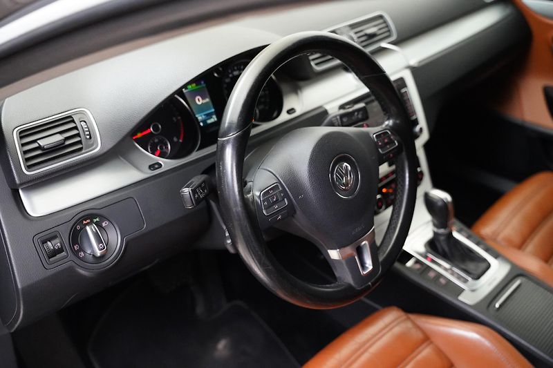 Volkswagen Passat CC - fotka 14 z 23