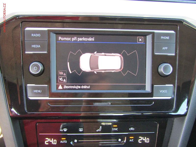 Volkswagen Passat (2020) 1.5 TSi, ČR, LED, park.čidla - fotka 16 z 20