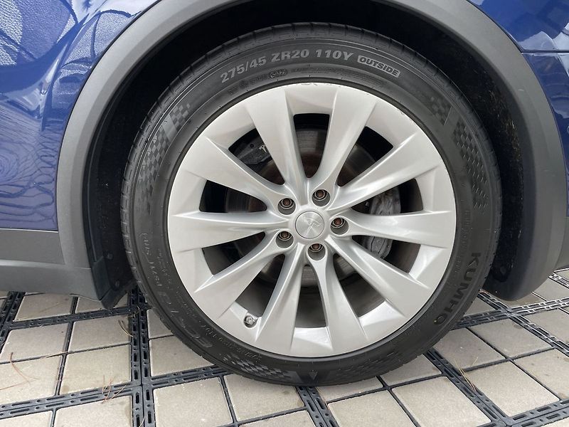 Tesla Model X 90D AWD, 7míst, tažné zařízení - fotka 7 z 43