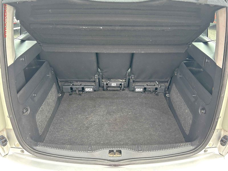 Škoda Roomster (2007) 1.6 16V - fotka 7 z 16