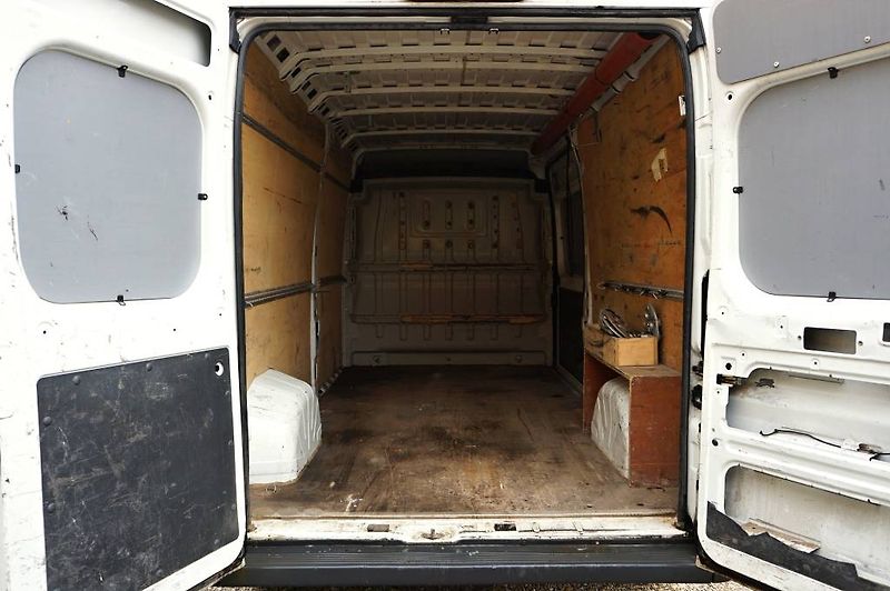 Peugeot Boxer (2015) 2,2 HDI 96 kW - fotka 9 z 30