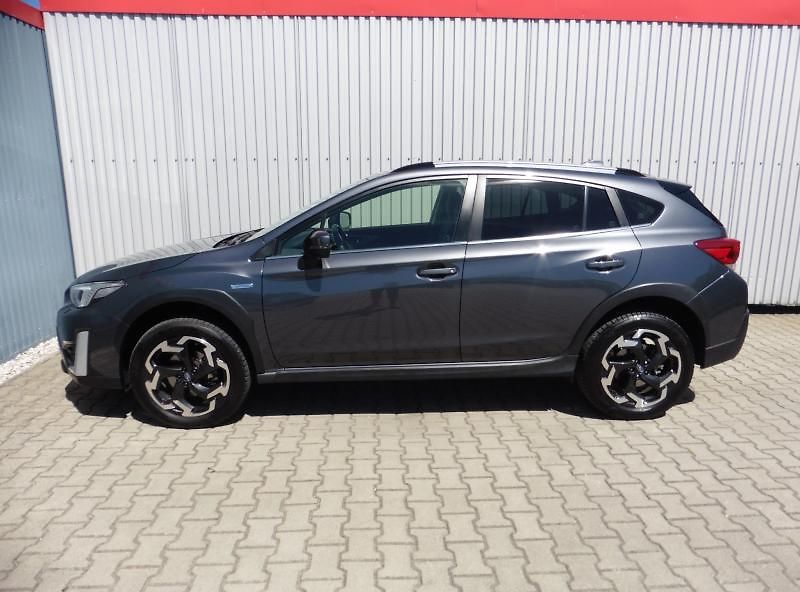 Subaru XV 2.0 Exclusive AWD A/T, EyeSigh - fotka 2 z 18