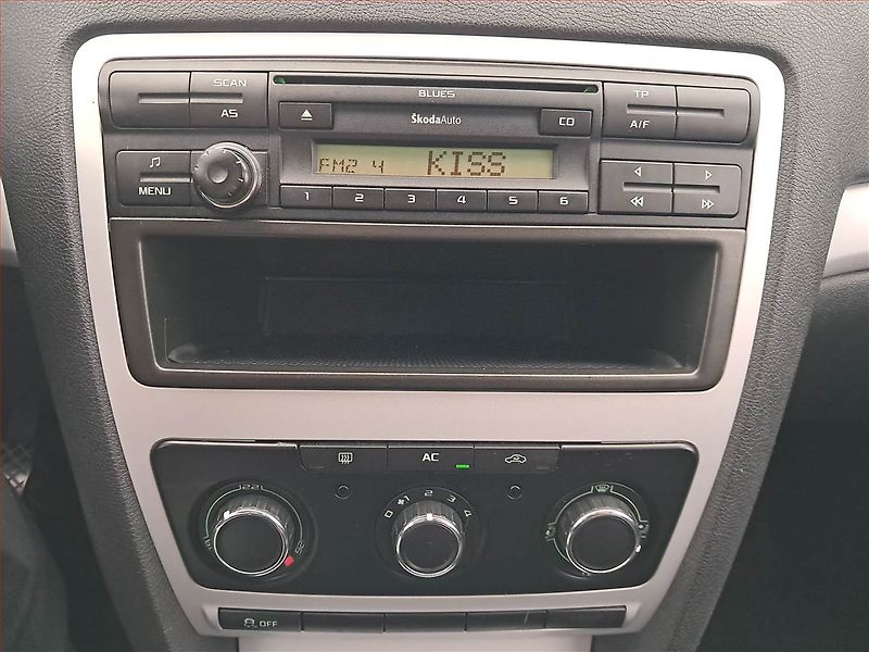 Škoda Octavia (2010) 1.9 TDI - fotka 12 z 15