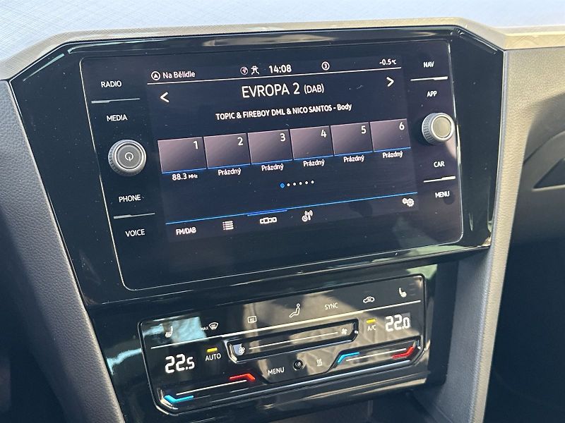 Volkswagen Passat (2023) Variant 2.0 TDI 4x4 DSG Busine - fotka 18 z 34
