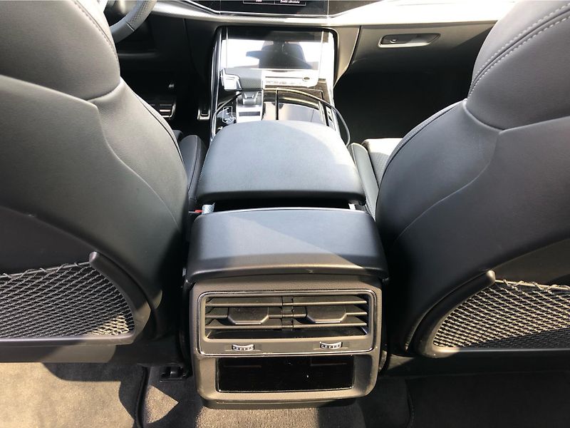 Audi SQ7 4.0 TFSI - fotka 23 z 30