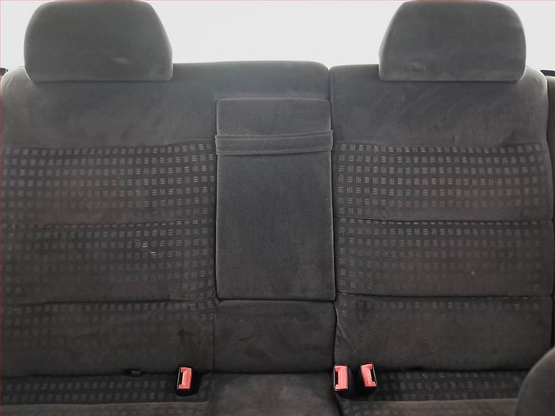 Volkswagen Passat (2004) 1.9 TDI, Klima, levný provoz - fotka 10 z 14
