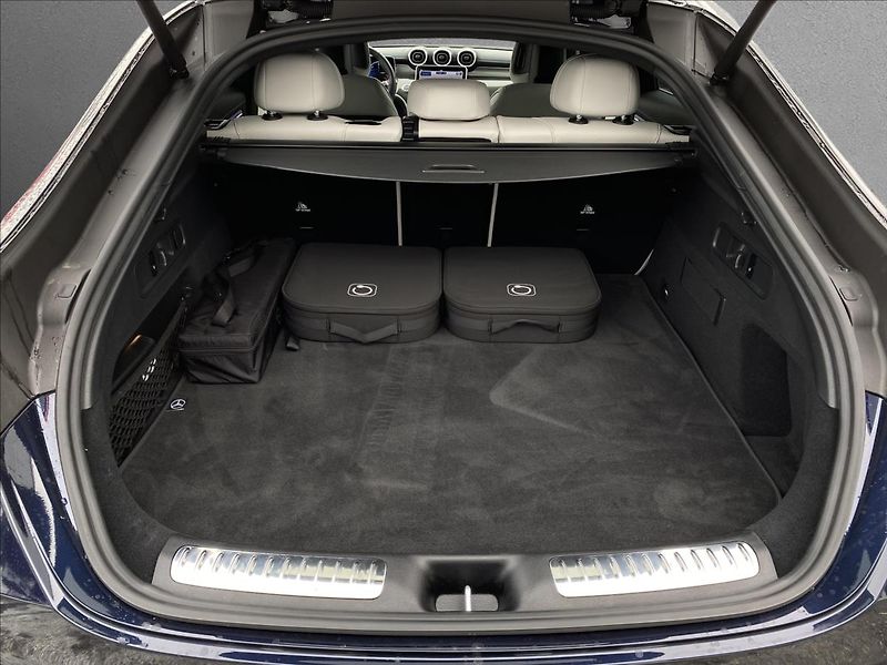 Mercedes-Benz GLC 300 de 4M kupé hybrid - fotka 26 z 29