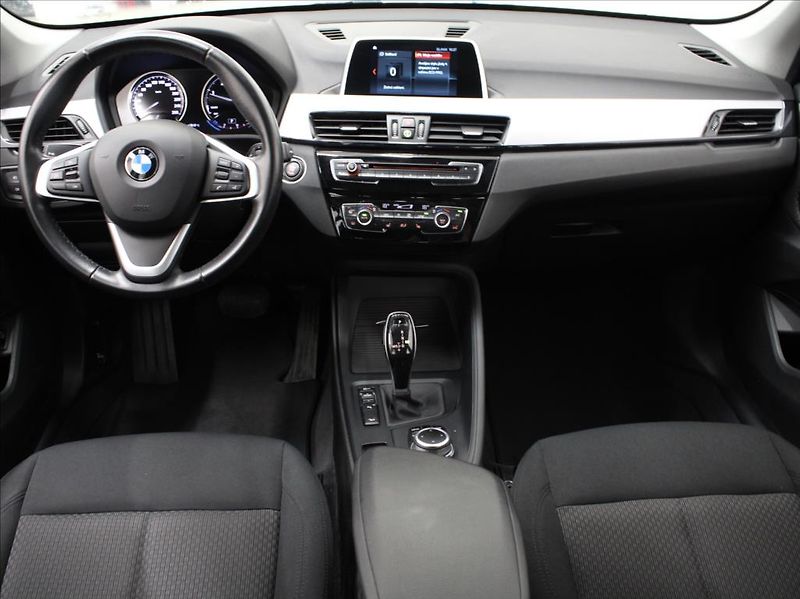 BMW X1 2,0 18d xDrive AT 126tkm.ČR - fotka 8 z 24
