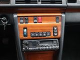 Mercedes-Benz 200 2,0 124 E Coupe SportLine - náhled 9