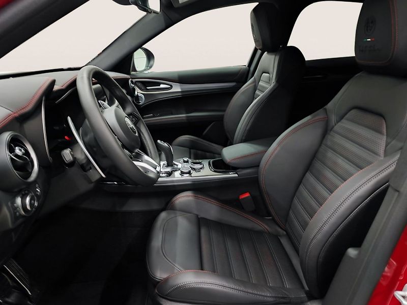 Alfa Romeo Stelvio (2024) 2.0 Turbo 280k Q4 TRIBUTO ITAL - fotka 10 z 11