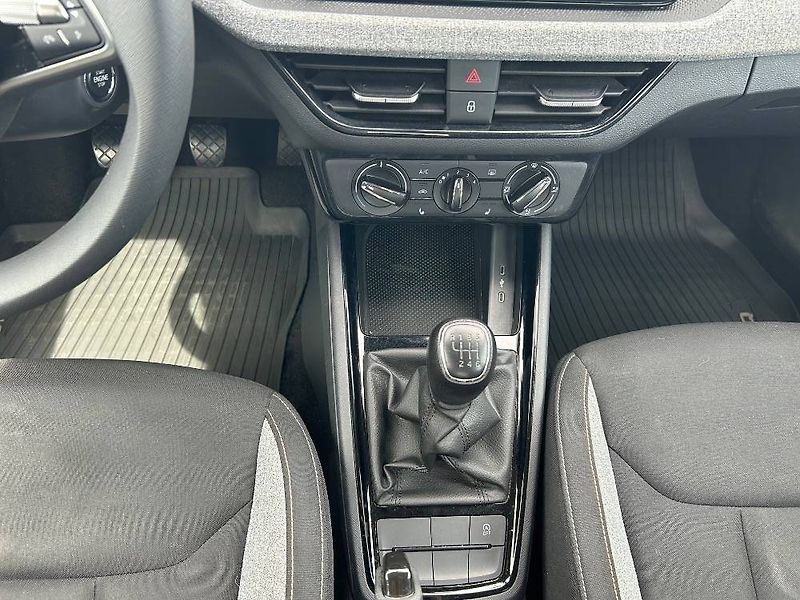 Škoda Kamiq Selection 6MP 1,0TSI - fotka 9 z 22