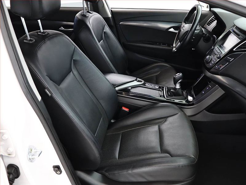 Hyundai i40 (2016) 1.7 CRDi, Kůže, Navi, Tempomat - fotka 7 z 19