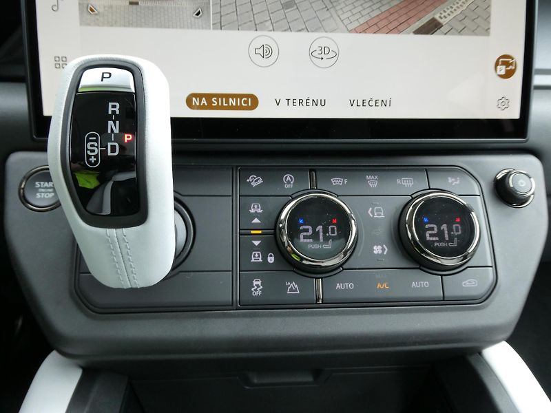 Land Rover Defender 110 4,4 OCTA P635 - fotka 32 z 47
