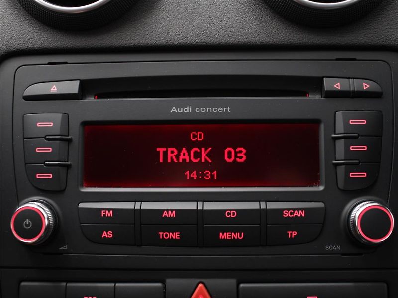 Audi A3 2,0 TDi 103kW Nové STK 2xkola - fotka 14 z 18