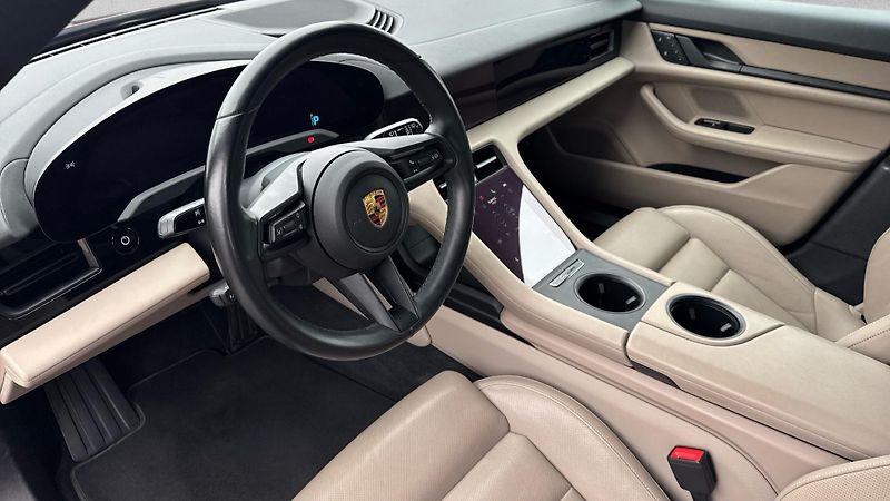Porsche Taycan Sport Turismo - fotka 15 z 29