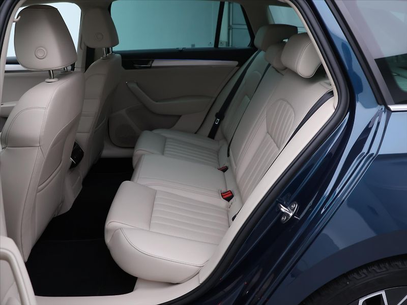 Škoda Superb 2.0 TDI 147kW DSG L&K DPH CZ - fotka 15 z 30