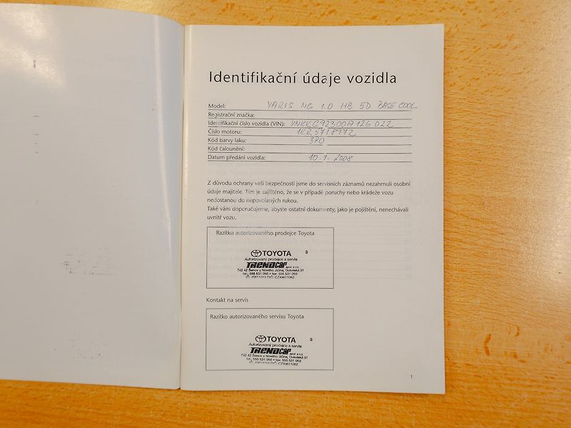 Toyota Yaris (2008) ČR 1.0i 51KW AC – 2x PNEU - fotka 33 z 34