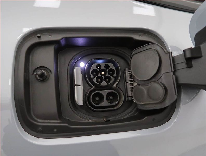 BMW i4 (2022) M50, SoH 88% - fotka 33 z 34