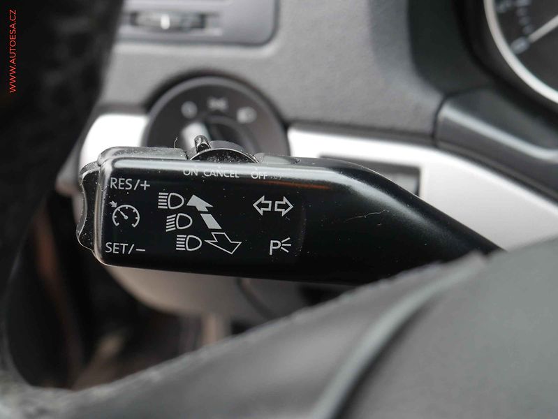 Škoda Octavia (2009) 2.0 TDi, ČR, servis.kniha - fotka 15 z 18