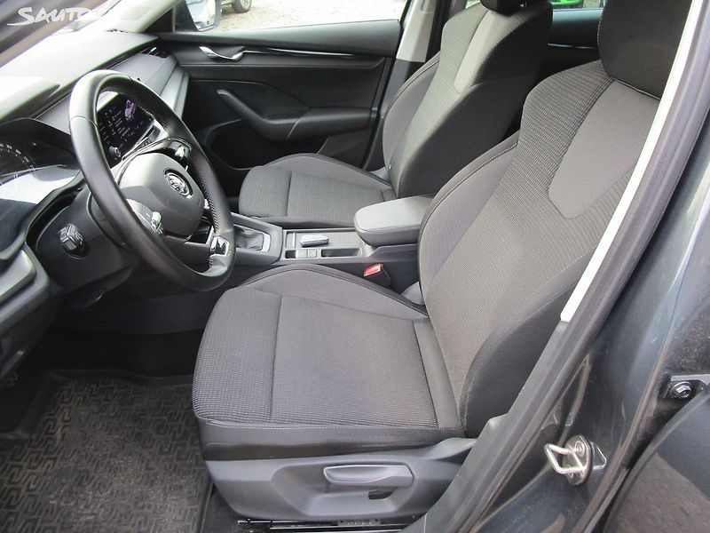 Škoda Octavia 1,5TSI-110KW + STK ČR - fotka 17 z 26