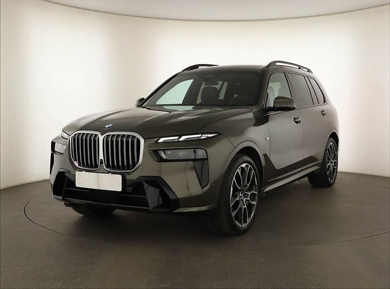BMW X7 (2025) xDrive40d, Navigace - fotka 2 z 22