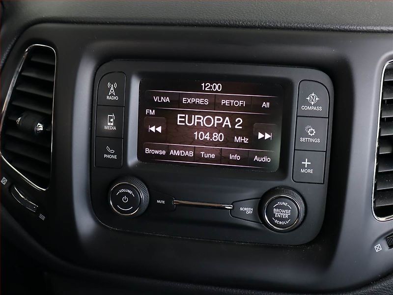 Jeep Compass (2019) 1.6 MultiJet, Tempomat - fotka 17 z 21