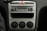 Peugeot 308 (2009) 1.6 HDi, po STK, rezervace - náhled 9