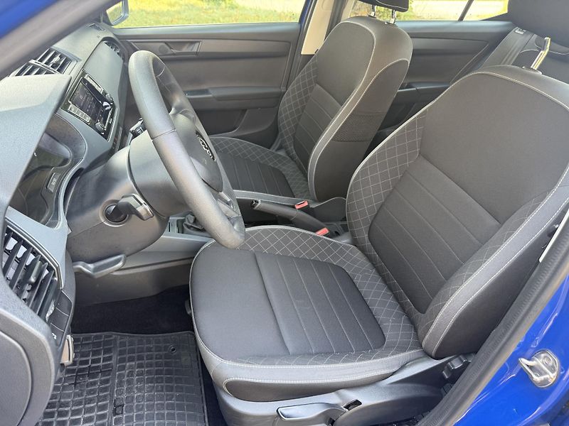 Škoda Fabia 1,0i 70kW  Klimatizace - fotka 11 z 19