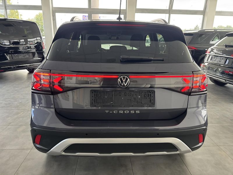 Volkswagen T-Cross (2025) 1,0TSi DSG IQ.LIGHT TAŽNÉ NAVI - fotka 9 z 32